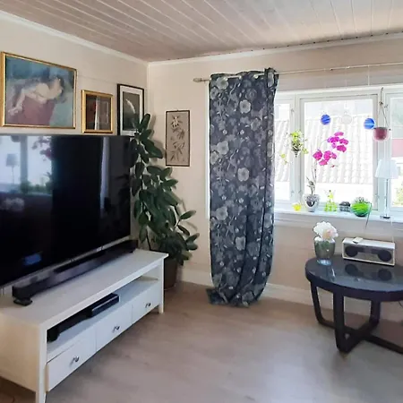 9 Person In Mandal, Cleaning Included Casa vacanze