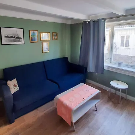 9 Person In Mandal, Cleaning Included Casa vacanze *